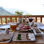 Hotel Goat Bungalow And Camping *