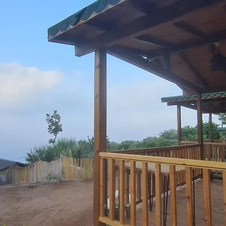 Goat Bungalow And Camping מלון פאראליה