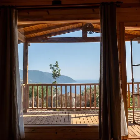 מלון Goat Bungalow And Camping פאראליה