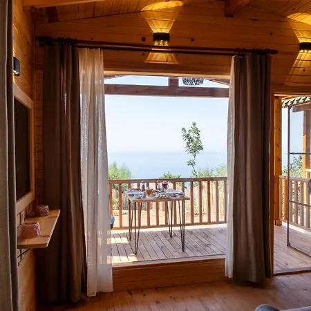 Goat Bungalow And Camping מלון פאראליה