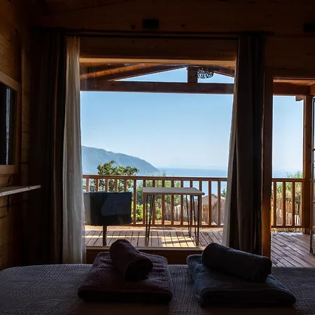 Goat Bungalow And Camping פאראליה