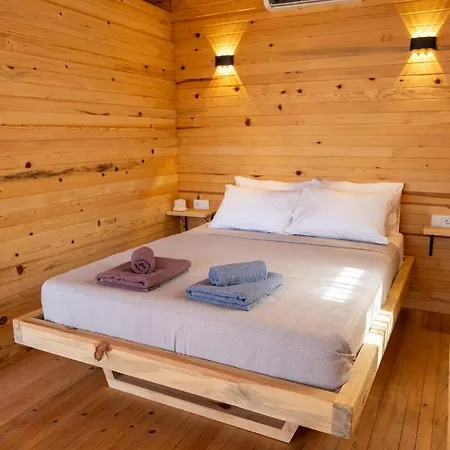 מלון Goat Bungalow And Camping *