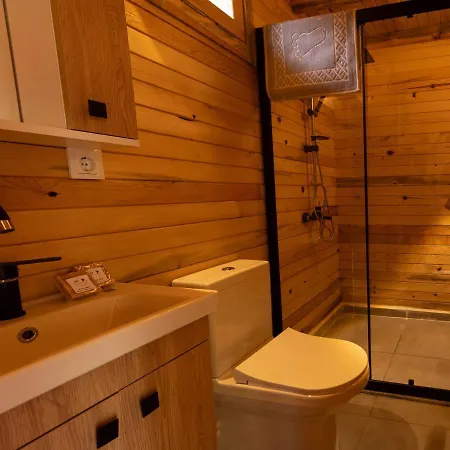 Goat Bungalow And Camping * פאראליה