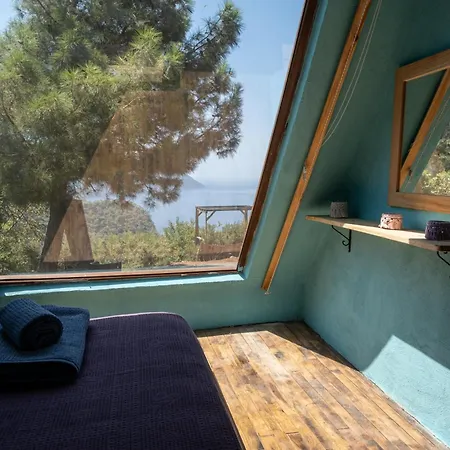 Goat Bungalow And Camping פאראליה