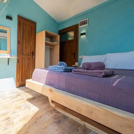 Goat Bungalow And Camping פאראליה