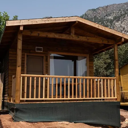 Goat Bungalow And Camping Hotel *