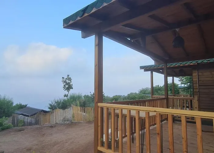 Goat Bungalow And Camping 酒店 法拉尔雅