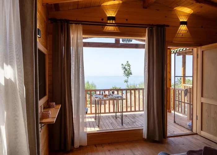 Goat Bungalow And Camping 酒店 法拉尔雅