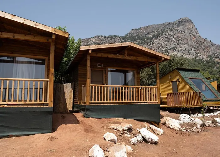 Goat Bungalow And Camping 酒店 法拉尔雅